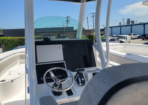 Sea-pro 239-CENTER-CONSOLE image