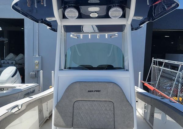 Sea-pro 239-CENTER-CONSOLE image