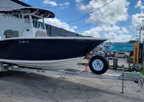 Sea-pro 239-CENTER-CONSOLE image