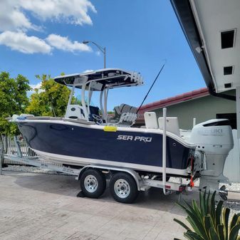 Sea-pro 239-CENTER-CONSOLE image