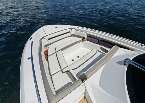 Tiara Yachts 38 LS image