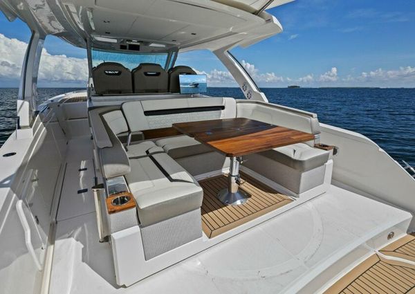 Tiara Yachts 38 LS image