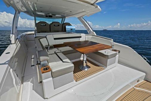 Tiara Yachts 38 LS image