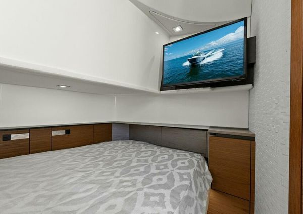 Tiara Yachts 38 LS image