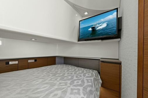 Tiara Yachts 38 LS image