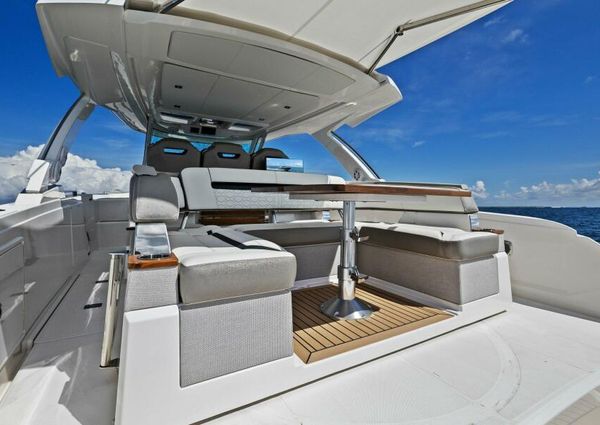 Tiara Yachts 38 LS image