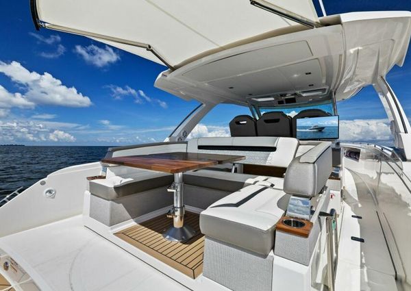 Tiara Yachts 38 LS image