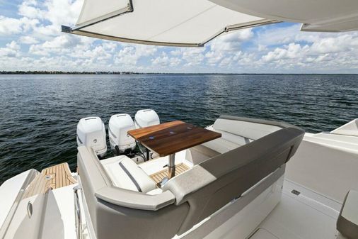 Tiara Yachts 38 LS image