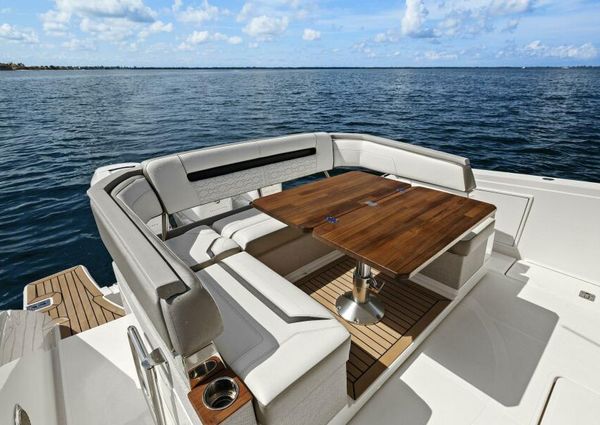 Tiara Yachts 38 LS image