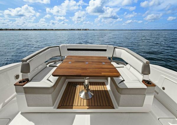 Tiara Yachts 38 LS image