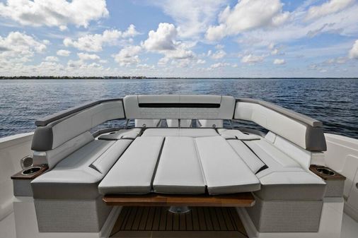 Tiara Yachts 38 LS image