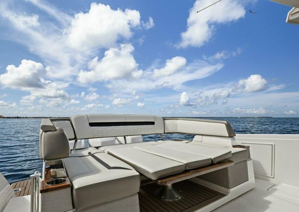 Tiara Yachts 38 LS image