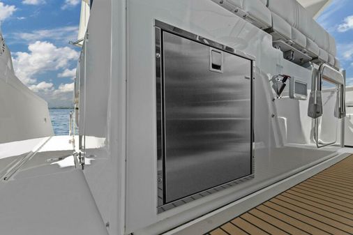 Tiara Yachts 38 LS image