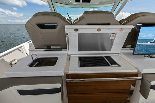 Tiara Yachts 38 LS image