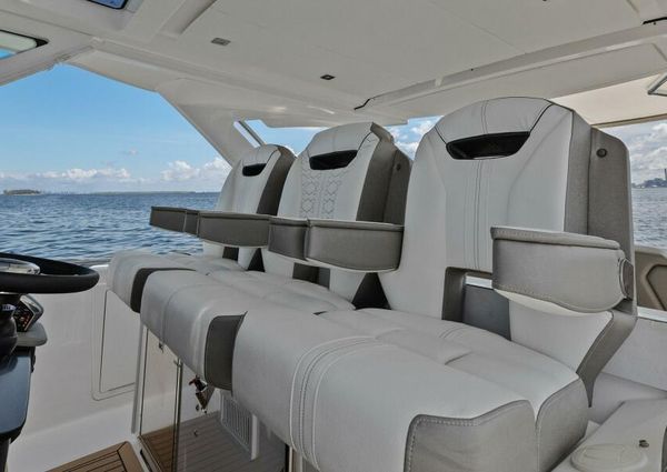 Tiara Yachts 38 LS image