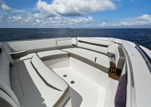 Tiara Yachts 38 LS image