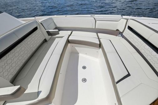 Tiara Yachts 38 LS image