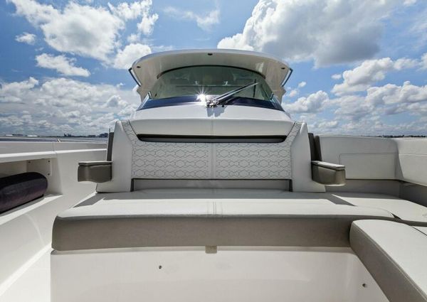 Tiara Yachts 38 LS image