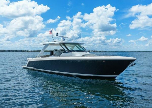 Tiara Yachts 38 LS image