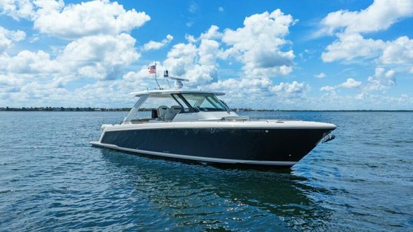 Tiara Yachts 38 LS image