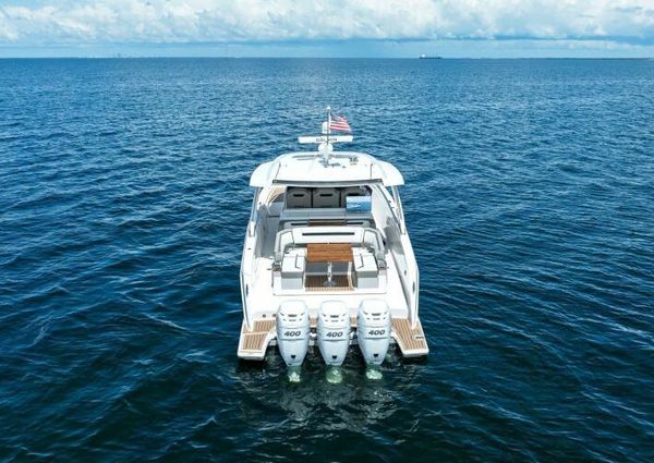 Tiara Yachts 38 LS image