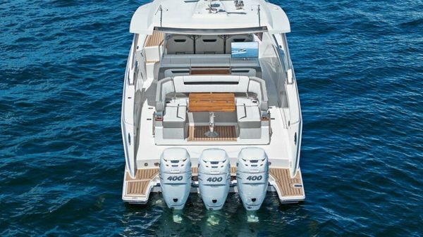 Tiara Yachts 38 LS image