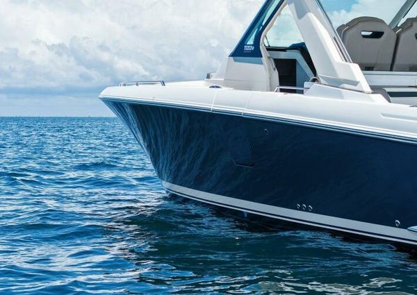 Tiara Yachts 38 LS image