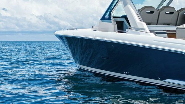 Tiara Yachts 38 LS image