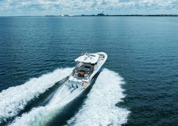 Tiara Yachts 38 LS image