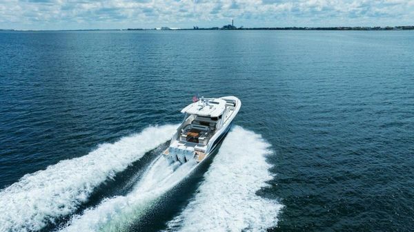 Tiara Yachts 38 LS image