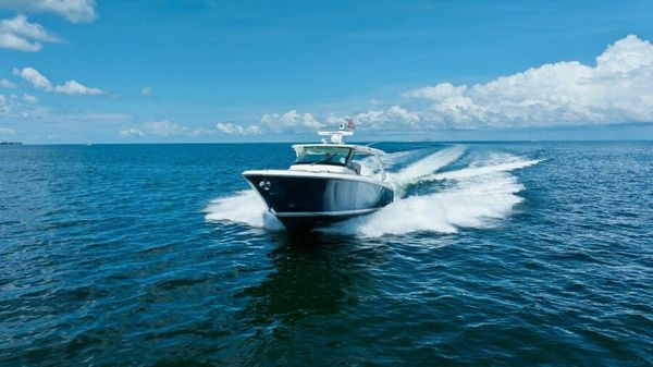 Tiara Yachts 38 LS image