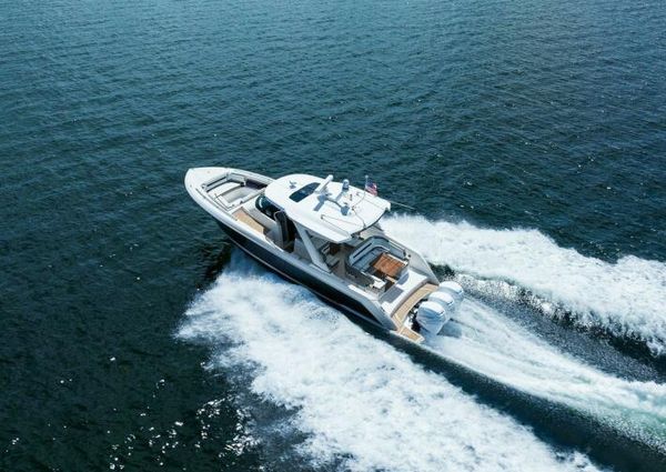 Tiara Yachts 38 LS image