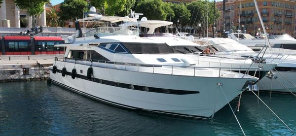 Azimut 76 image