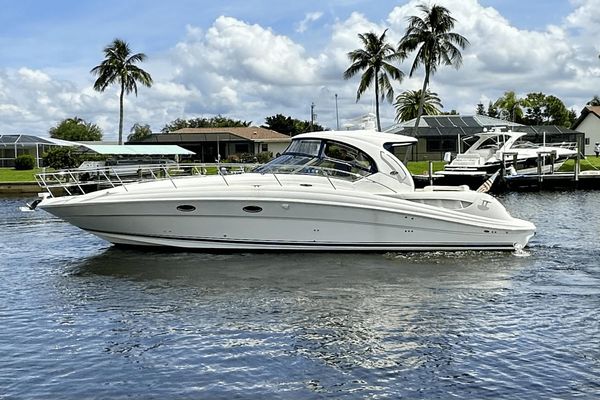 Sea Ray 390 Sundancer - main image