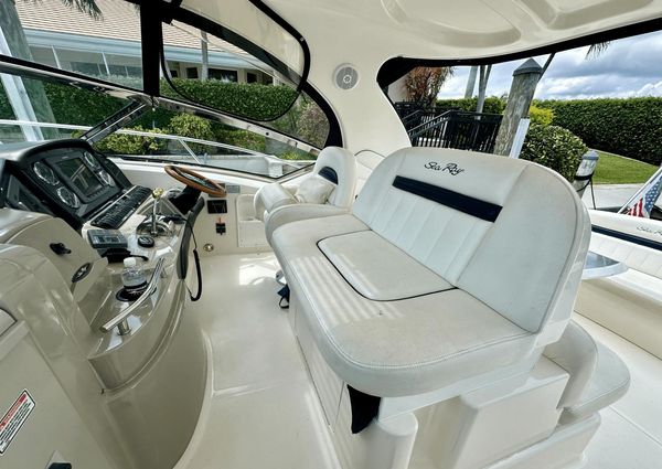 Sea Ray 390 Sundancer image