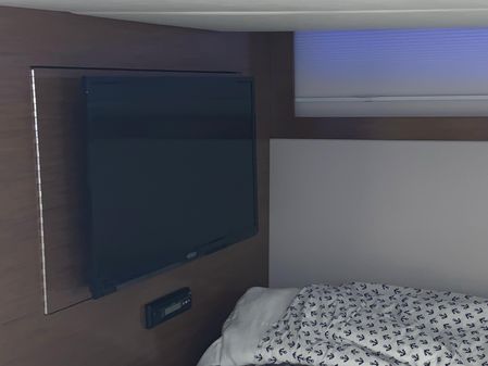 Cruisers Yachts 390 Express Coupe image