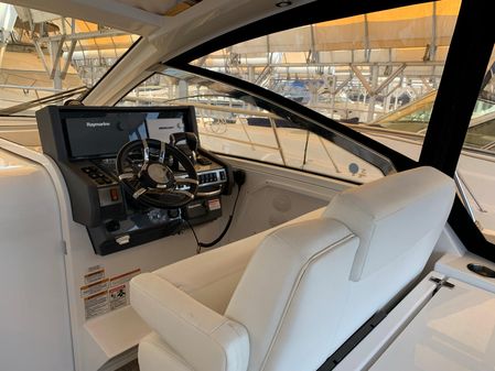 Cruisers Yachts 390 Express Coupe image