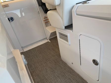 Cruisers Yachts 390 Express Coupe image