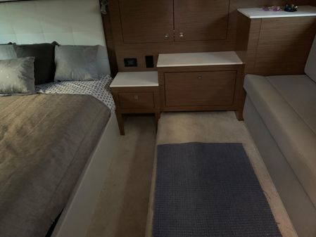Cruisers Yachts 390 Express Coupe image