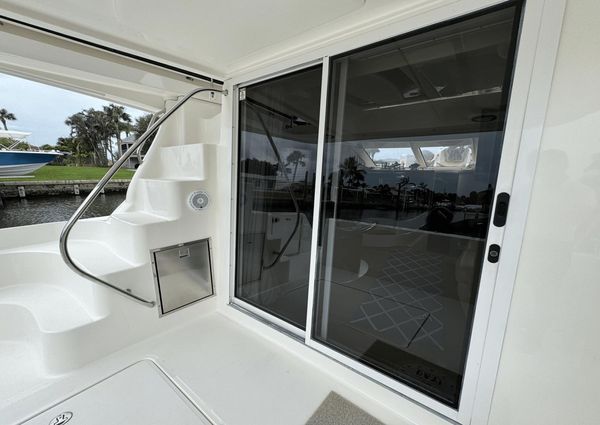 Sea Ray 420 Sedan Bridge image