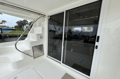 Sea Ray 420 Sedan Bridge image