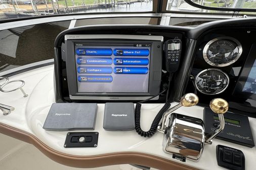 Sea Ray 420 Sedan Bridge image