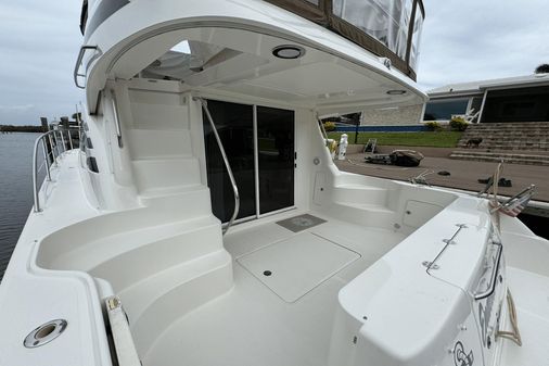 Sea Ray 420 Sedan Bridge image