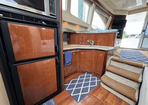 Sea Ray 420 Sedan Bridge image