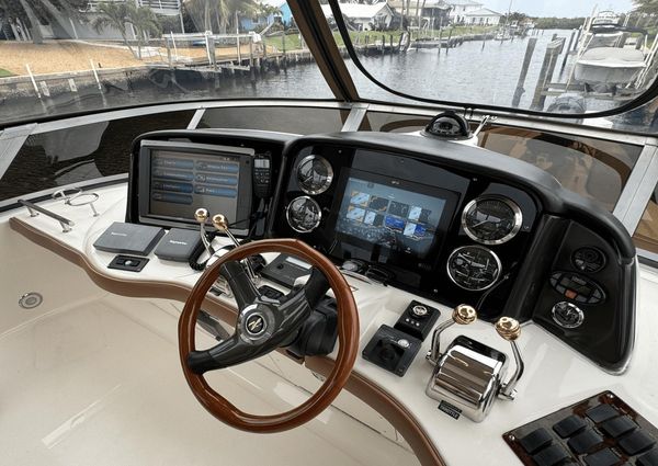 Sea Ray 420 Sedan Bridge image