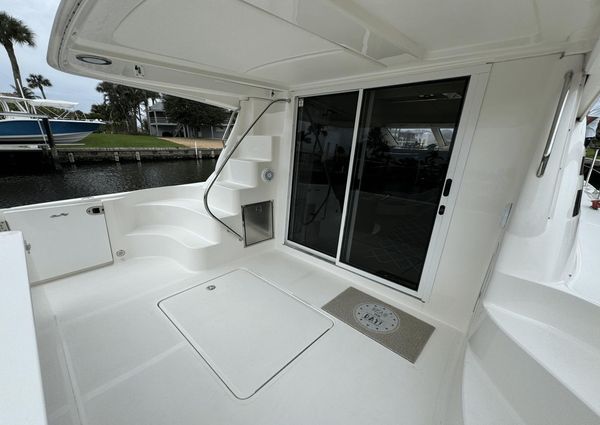 Sea Ray 420 Sedan Bridge image