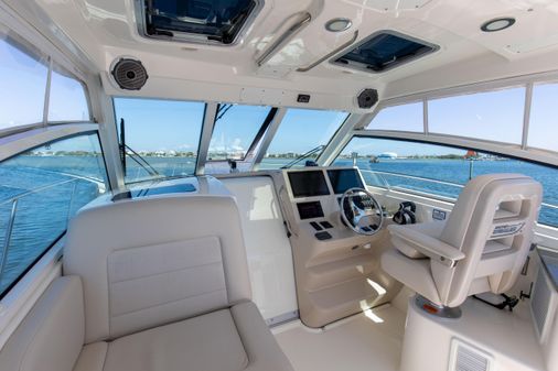 Boston Whaler 345 Conquest image