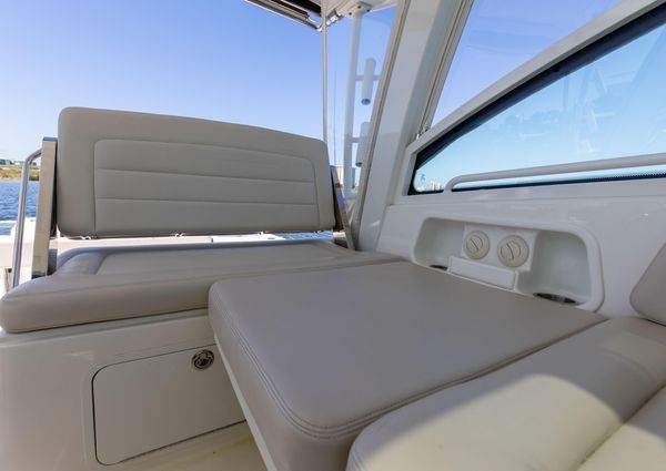 Boston Whaler 345 Conquest image