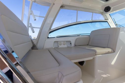 Boston Whaler 345 Conquest image