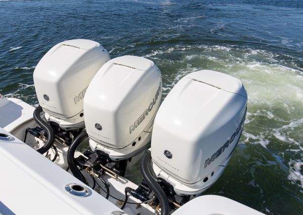 Boston Whaler 345 Conquest image